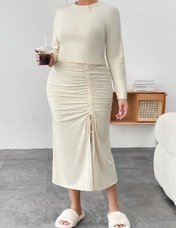 
						Compleu SHEIN CURVE, crem