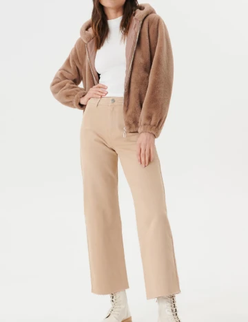 Jacheta Sinsay, maro