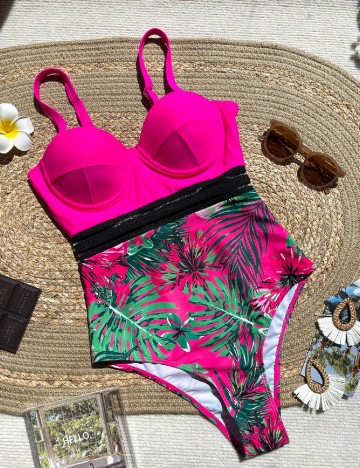 
						Costum de baie SHEIN, mix culori