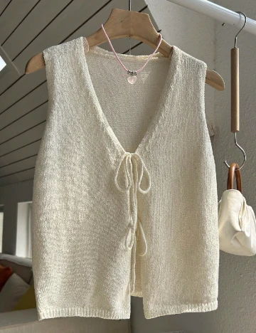Vesta SHEIN, ecru