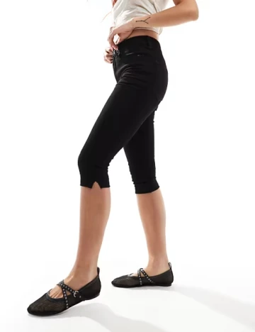 Pantaloni trei sferturi ASOS, negru