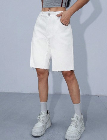 
						Pantaloni scurti SHEIN, alb