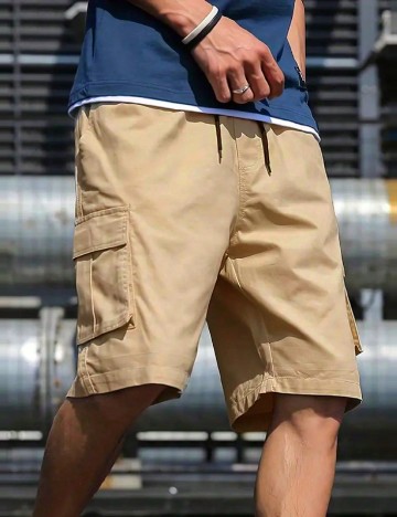 
						Pantaloni scurti SHEIN, crem