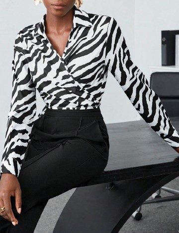 
						Camasa SHEIN, alb/negru