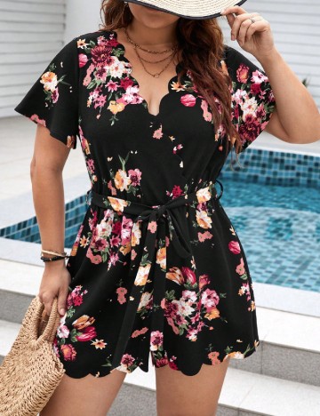 
						Salopeta scurta SHEIN CURVE, floral