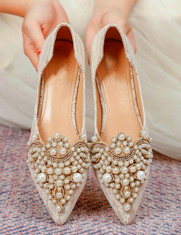 
						Balerini SHEIN, crem