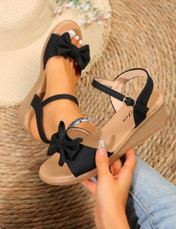 
						Sandale SHEIN, negru