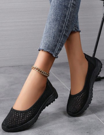 
						Balerini SHEIN, negru