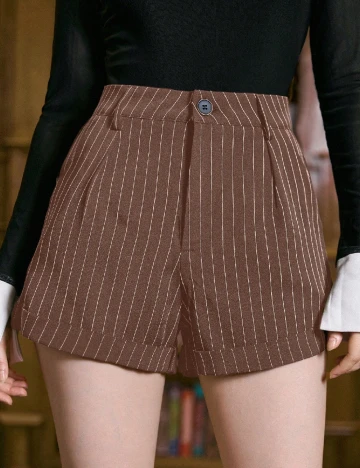 Pantaloni scurti Romwe, maro