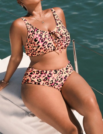 
						Costum de baie SHEIN CURVE, mix culori