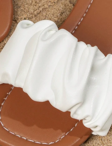 Slapi Shein Kids, alb