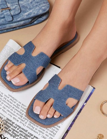 
						Slapi SHEIN, albastru