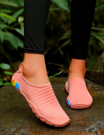 Adidasi de drumetie SHEIN, corai