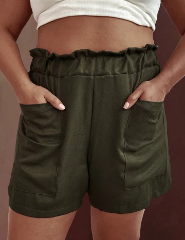 Pantaloni scurti SHEIN CURVE, verde