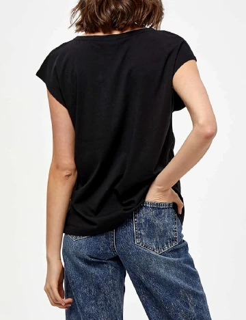 Maiou Desires, negru