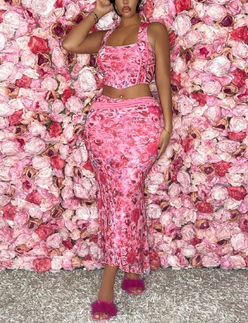 
						Compleu SHEIN, floral print