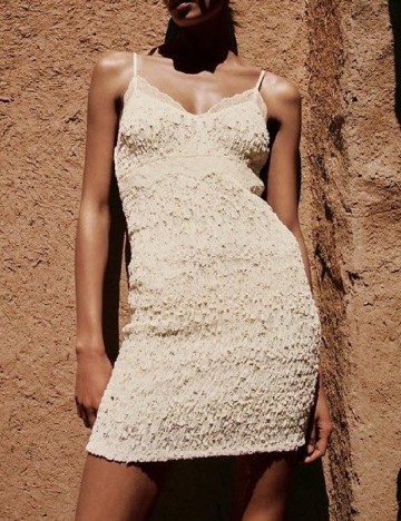 
						Rochie Zara, crem