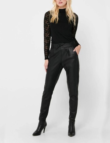 
						Pantaloni Only, negru