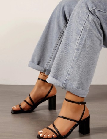 
						Sandale SHEIN, negru