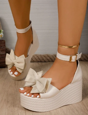 Sandale SHEIN, crem