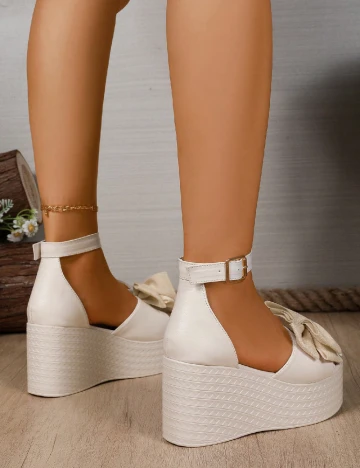 Sandale SHEIN, crem