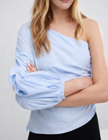 
						Top Bershka, albastru