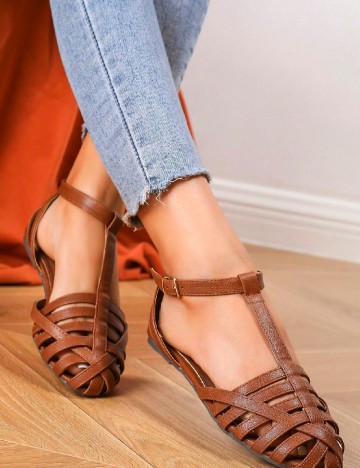 
						Sandale SHEIN, maro