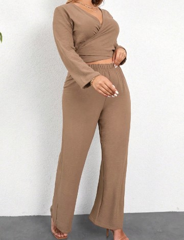 
						Compleu SHEIN CURVE, maro deschis