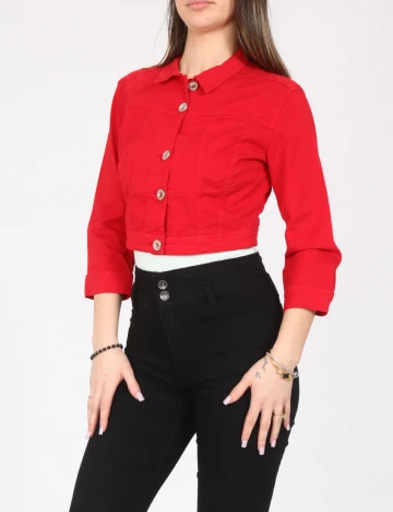 Jacheta Bershka, rosu