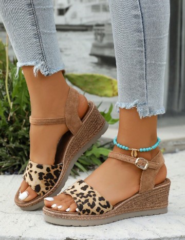 
						Sandale SHEIN, animal print