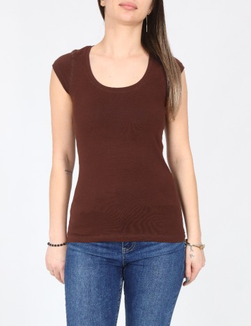
						Tricou Zara, maro
