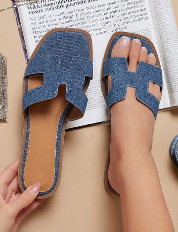 
						Slapi SHEIN, albastru