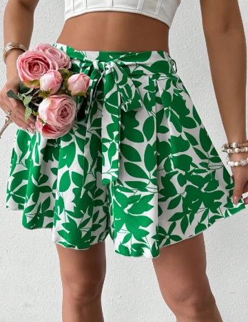 Pantaloni scurti SHEIN, verde/alb