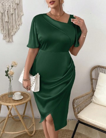
						Rochie medie SHEIN CURVE, verde