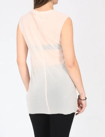 Maiou Zara, piersica