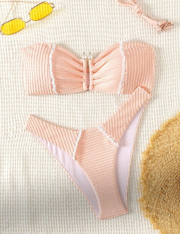 
						Costum de baie SHEIN, roz