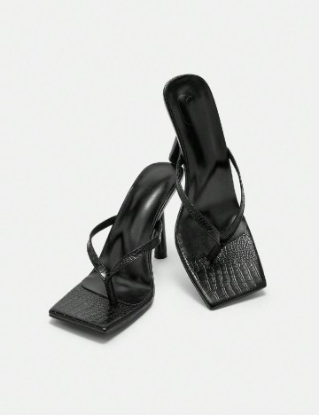 
						Saboti Cuccoo, negru