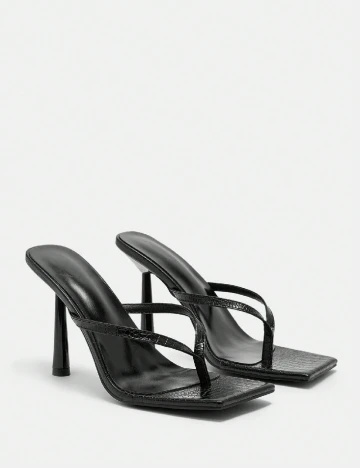 Saboti Cuccoo, negru