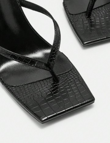 Saboti Cuccoo, negru