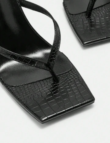 Saboti Cuccoo, negru