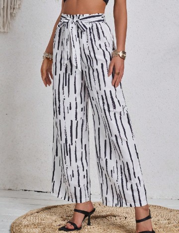 
						Pantaloni SHEIN, alb