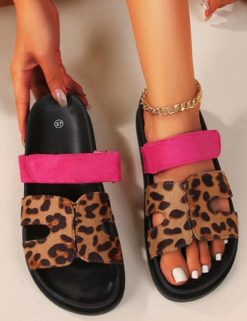 
						Slapi SHEIN, animal print