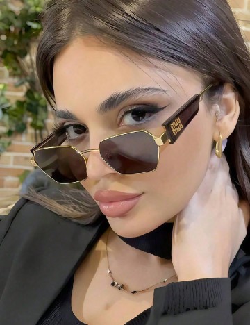 
						Ochelari de soare SHEIN, negru/auriu