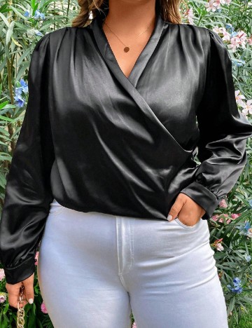 
						Bluza SHEIN CURVE, negru