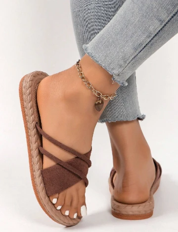 Slapi SHEIN, maro deschis