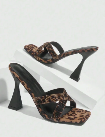 Saboti Cuccoo, animal print