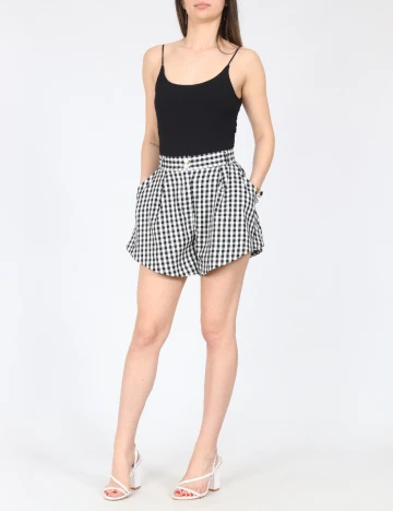 Pantaloni scurti River Island, alb/negru