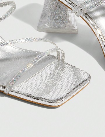 Saboti Cuccoo, argintiu