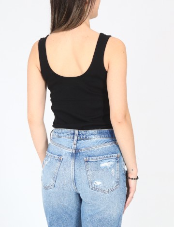 Body River Island, negru