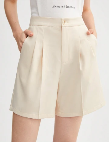 Pantaloni scurti SHEIN, crem